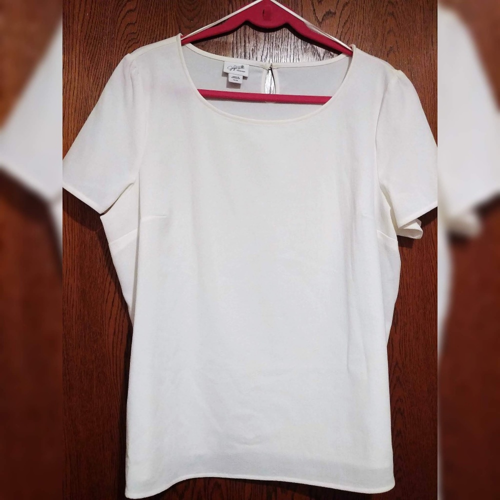 White blouse/shirt